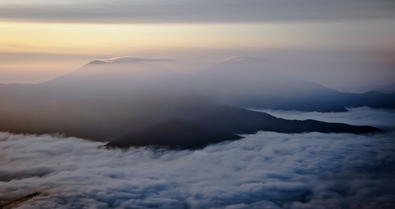 Misty mountain hop*