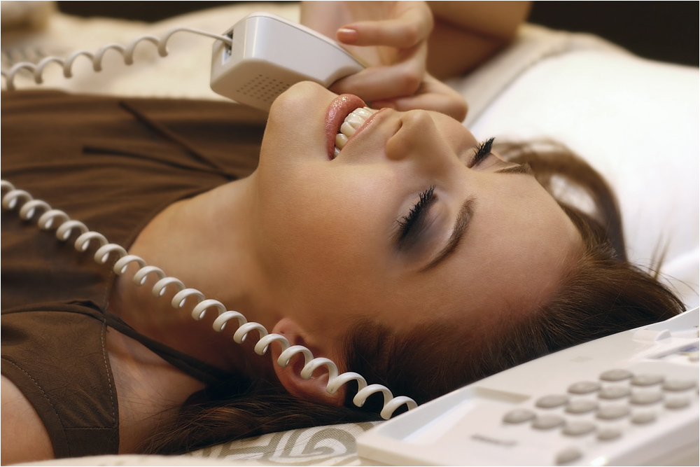alessandra phone