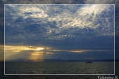 Одинокий в море Одинокий в море