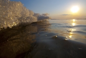 Вечер на льду у воды Вечер на льду у воды